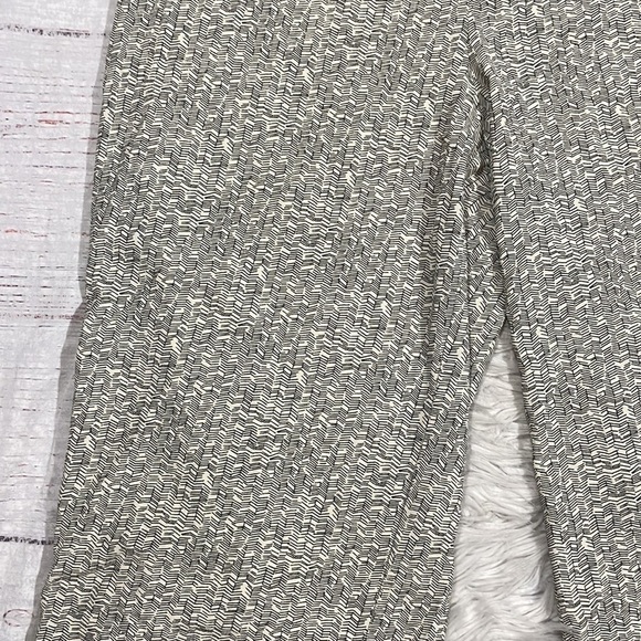 Eileen Fisher Ecru Broken Chevron Patterned Wide Crop Pants - Picture 9 of 10
